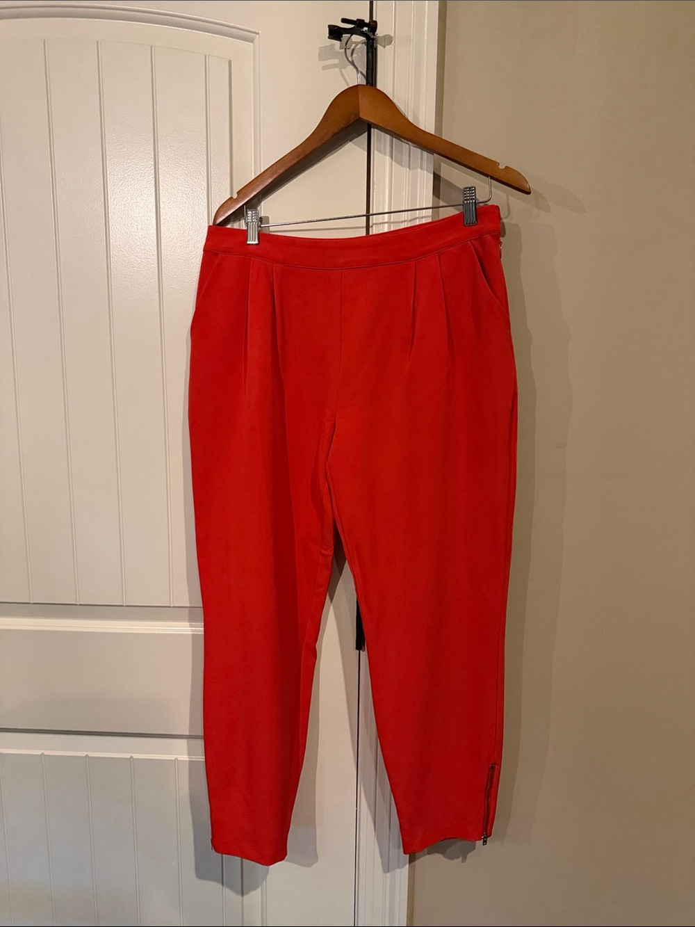 bebe Red Ankle Zip Cropped Pants